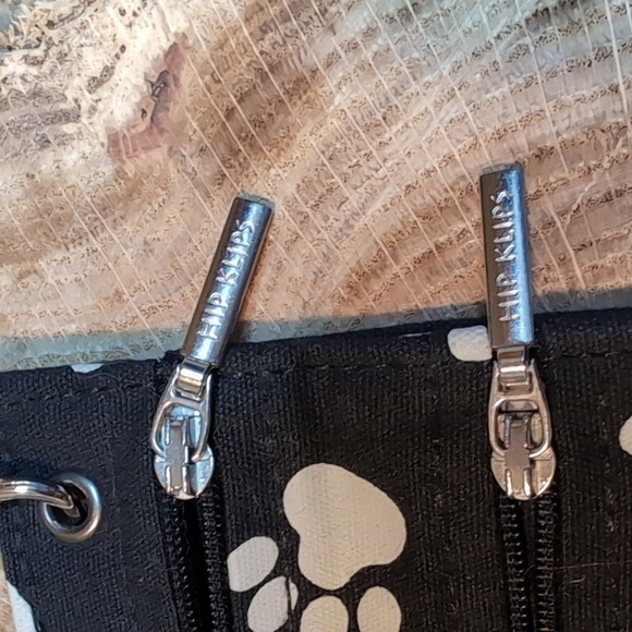 Hipklips Paw Print Bag Wallet Hands-Free Purse - Picture 4 of 9